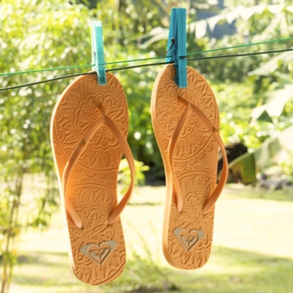Roxy Shoes - EUC WOMENS ROXY ORANGE SIZE 7 FLIP FLOPS SANDALS